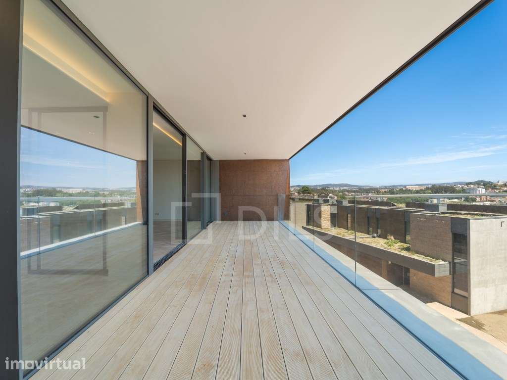 Apartamento T3+1, com varanda, frente ao Rio Douro - Grande imagem: 2/106