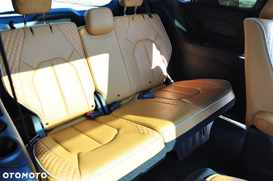 Chrysler Pacifica - 16
