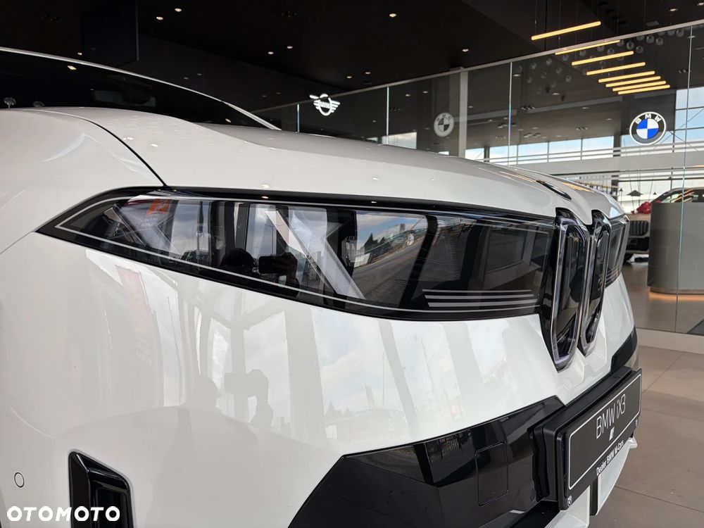 BMW iX3 - 10