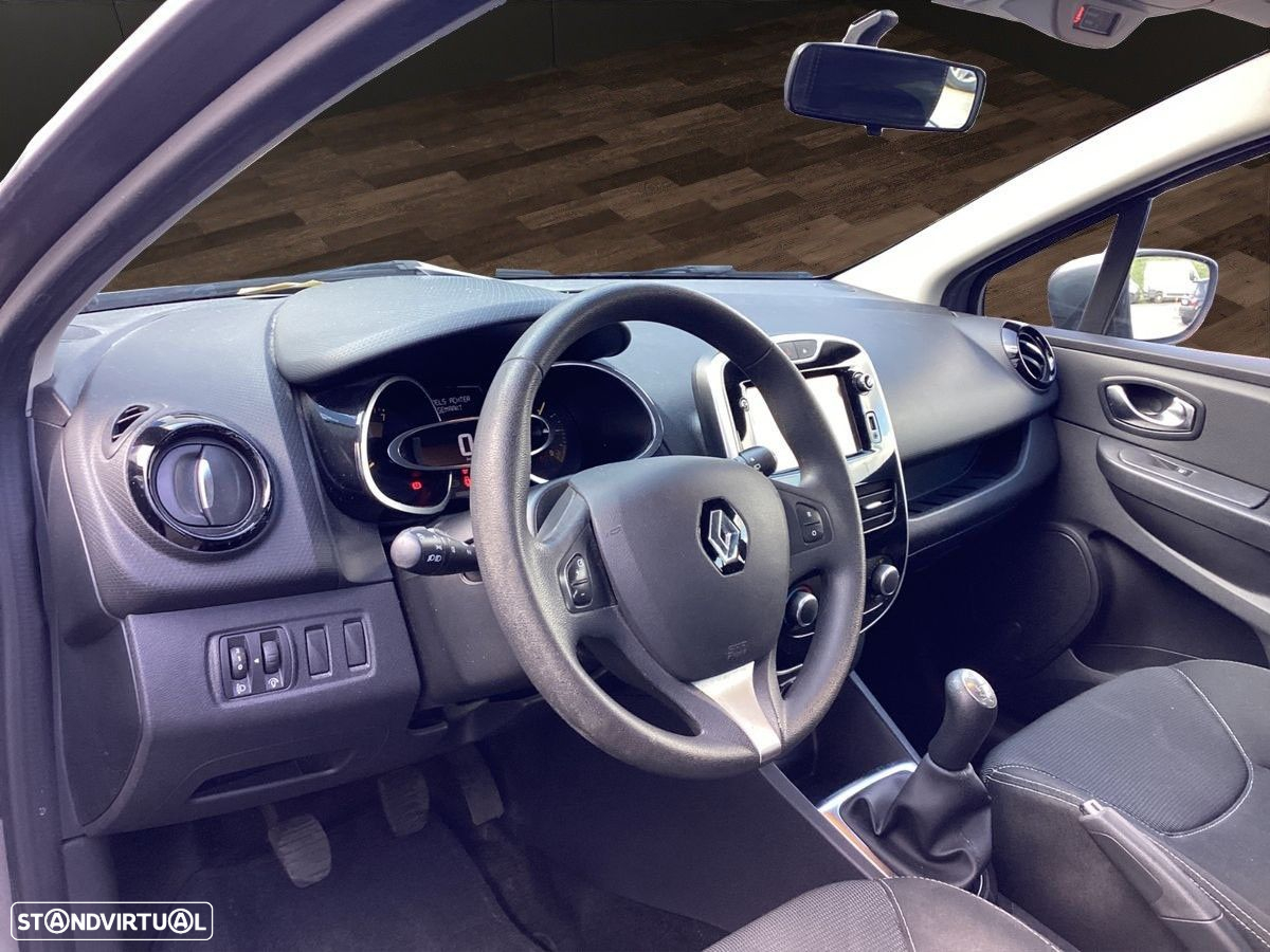 Renault Clio 1.2 16V 75 LIMITED - 6