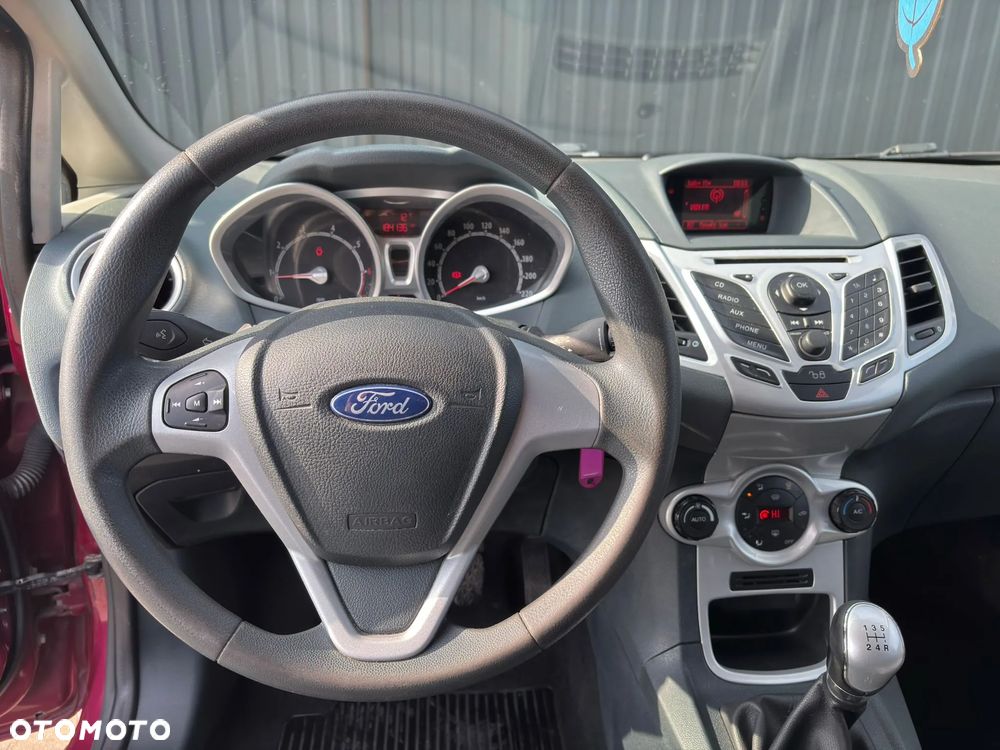 Ford Fiesta 1.4 Champions Edition - 13