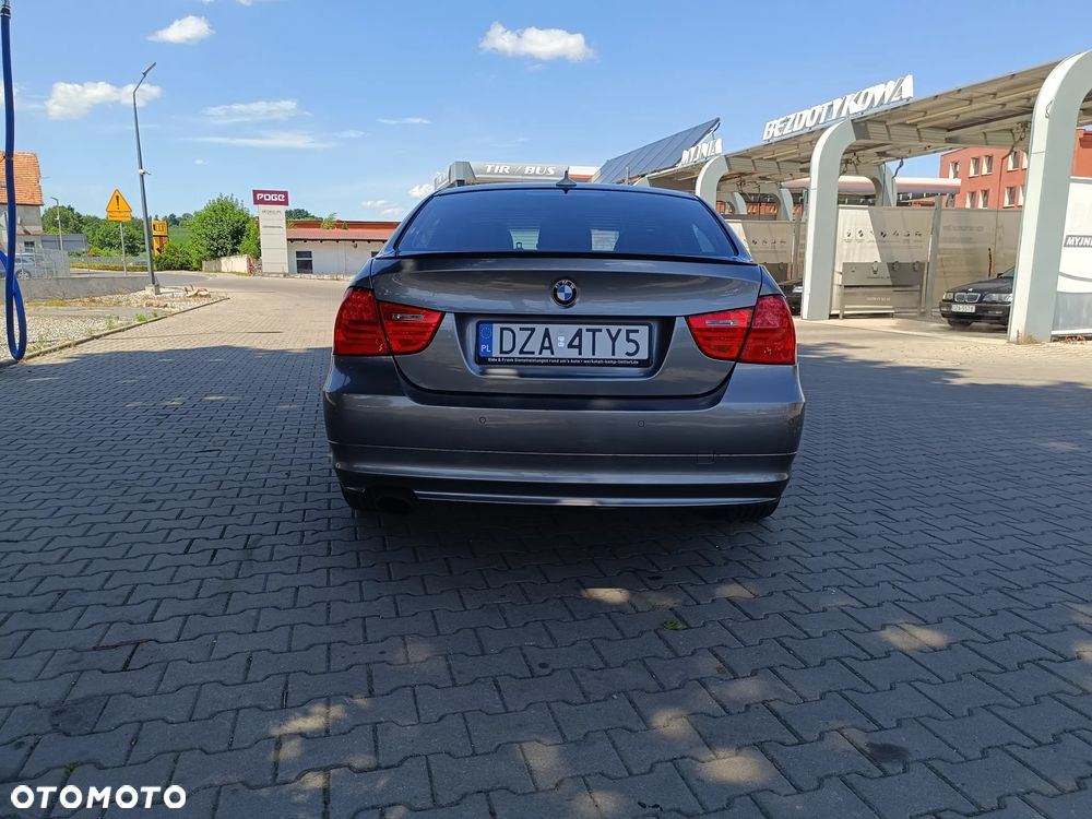 BMW Seria 3 320d - 12