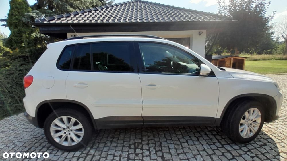 Volkswagen Tiguan - 1