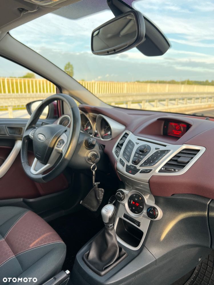 Ford Fiesta 1.4 Titanium EU5 - 9