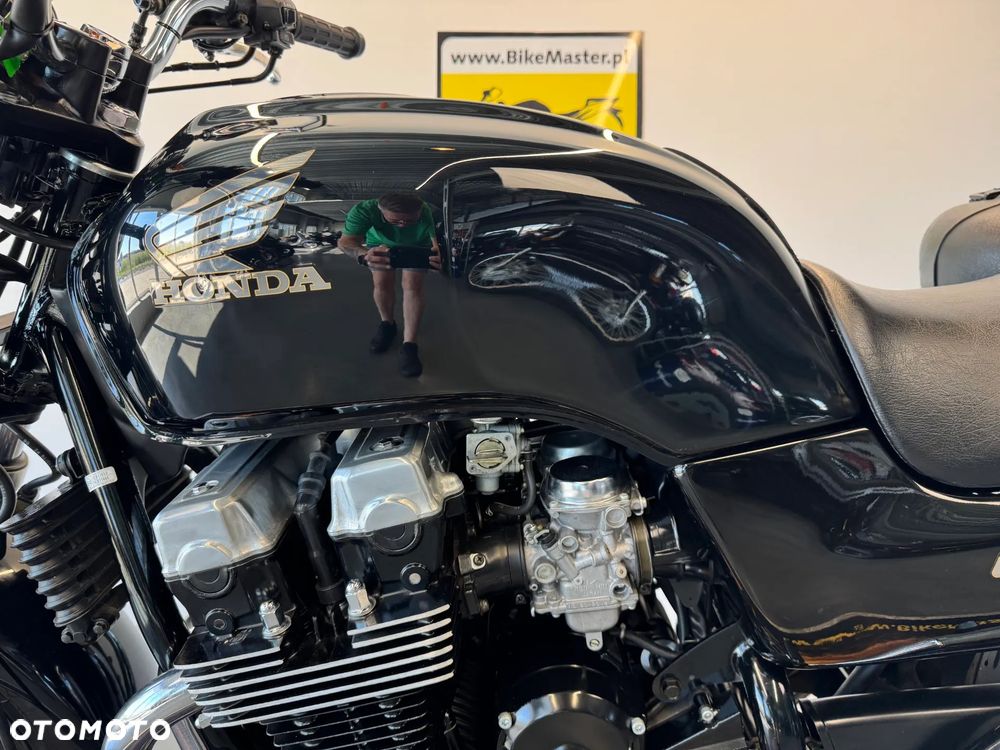 Honda CB - 12