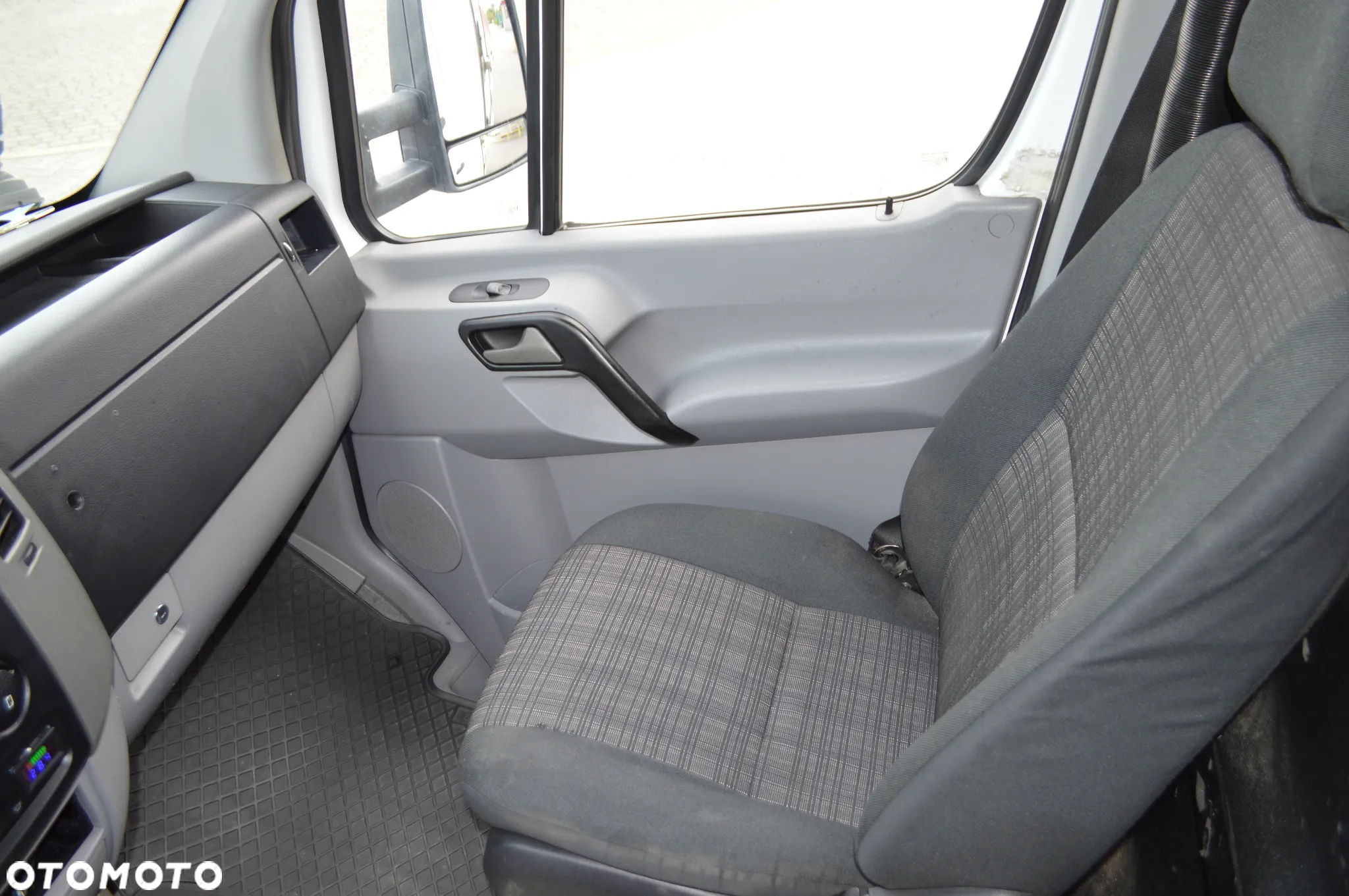 Mercedes-Benz Sprinter - 20