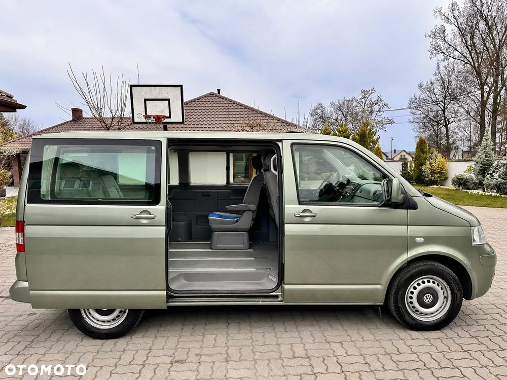 Volkswagen Multivan - 12