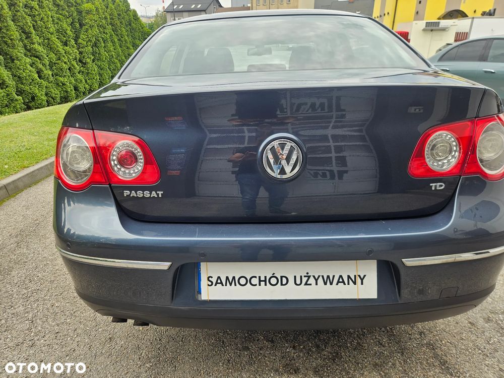Volkswagen Passat 1.9 TDI Comfortline - 11