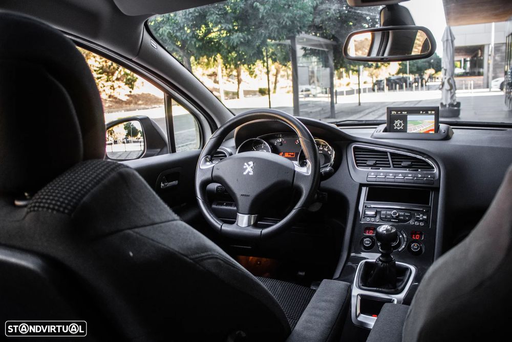 Peugeot 5008 HDI 115 Allure - 31