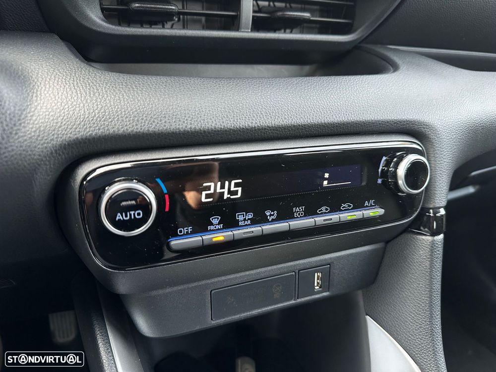 Toyota Yaris 1.5 HDF Comfort Plus - 24
