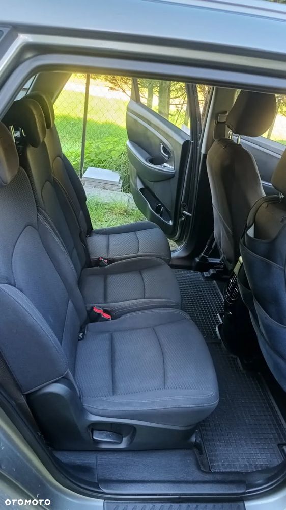 Kia Carens 1.6 GDI M 7os EU6 - 4