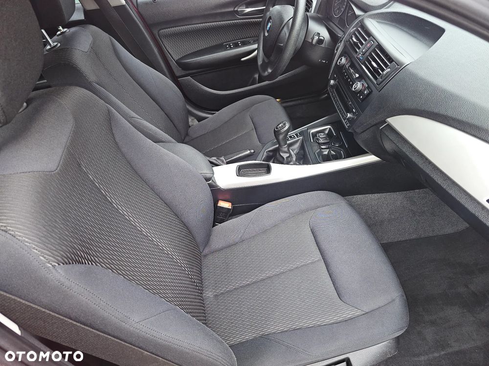 BMW Seria 1 116i - 11