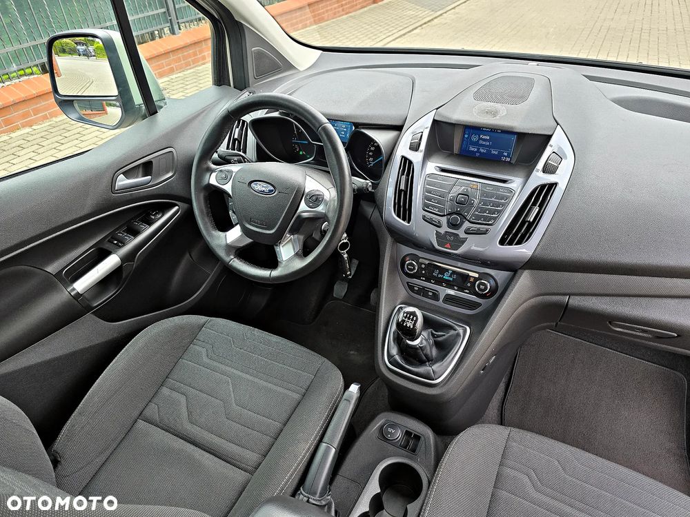 Ford Tourneo Connect Grand - 29