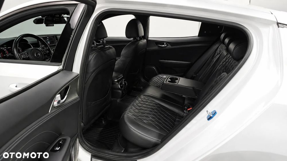 Kia Stinger 3.3 T-GDI AWD GT - 14