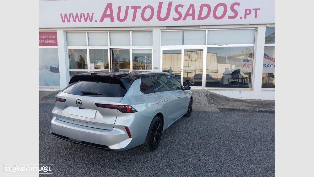 Opel Astra 1.2 T GS - 4