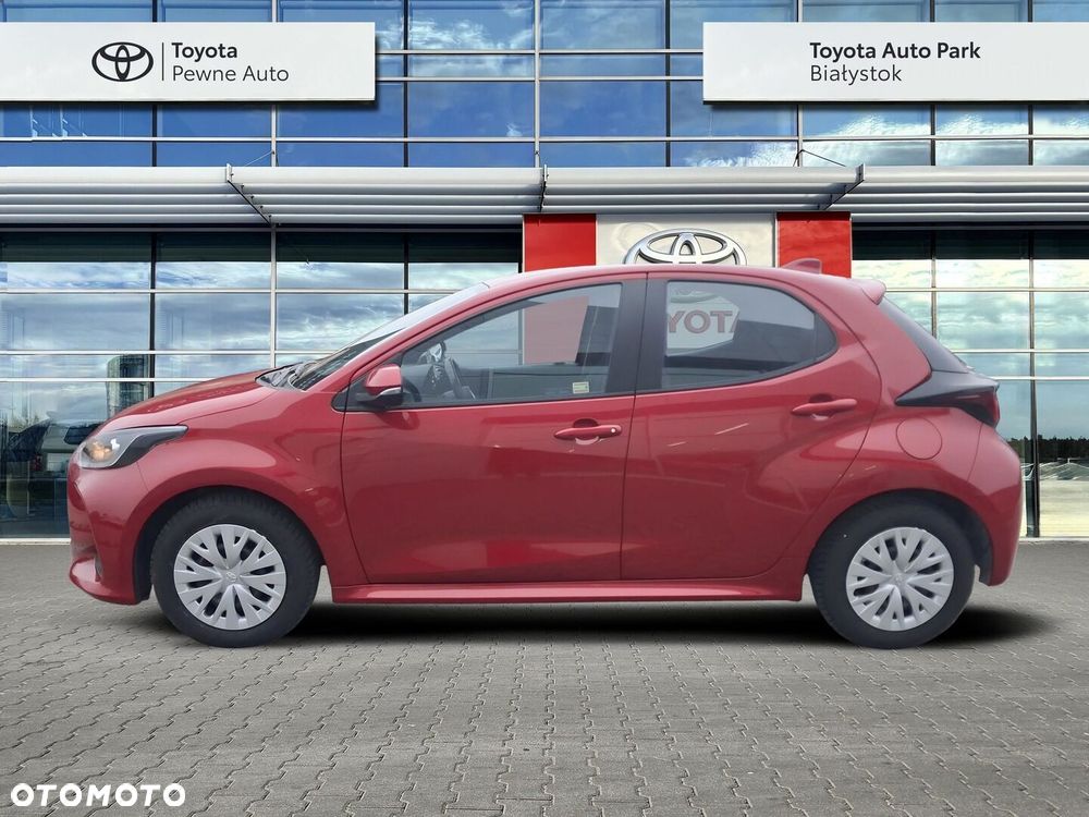 Toyota Yaris 2023 photo 2