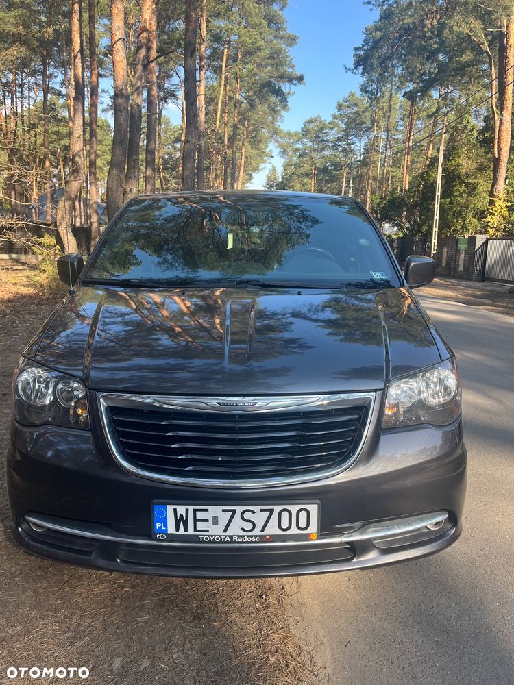 Chrysler Town & Country - 1