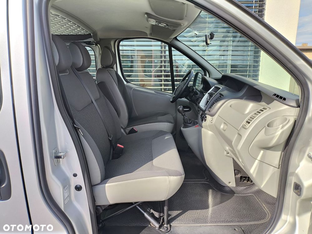 Opel Vivaro - 24