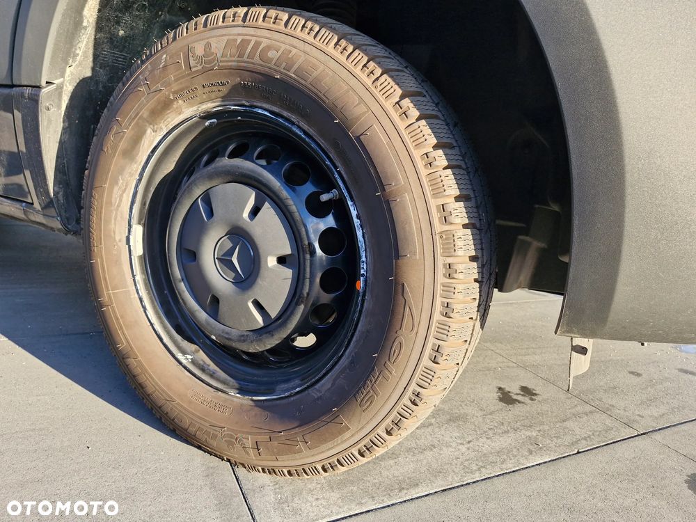 Mercedes-Benz Sprinter - 12