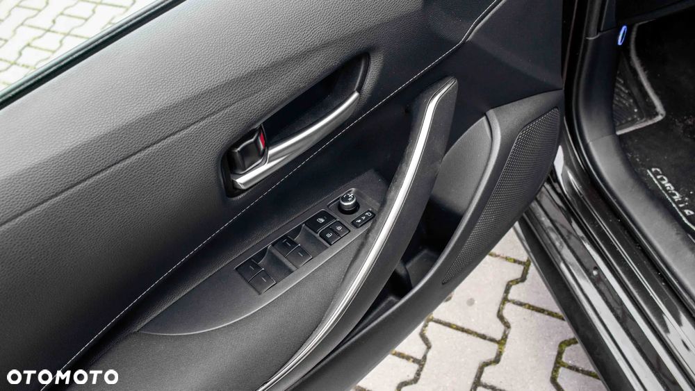 Toyota Corolla 1.8 Hybrid Selection - 13