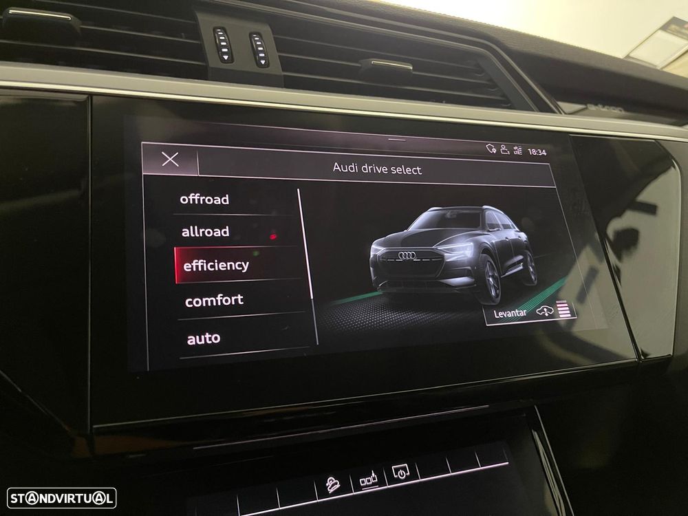 Audi e-tron 50 quattro Advanced - 31