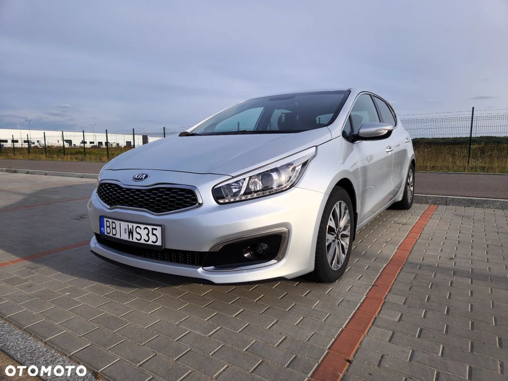 Kia Ceed Cee'd 1.6 CRDi L Business Line DCT - 1