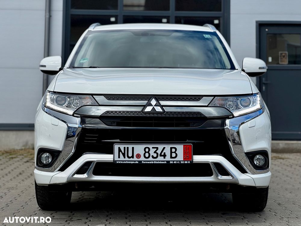 Mitsubishi Outlander 2.4 4WD Plug-In Hybrid Plus - 5