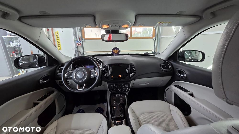 Jeep Compass - 10