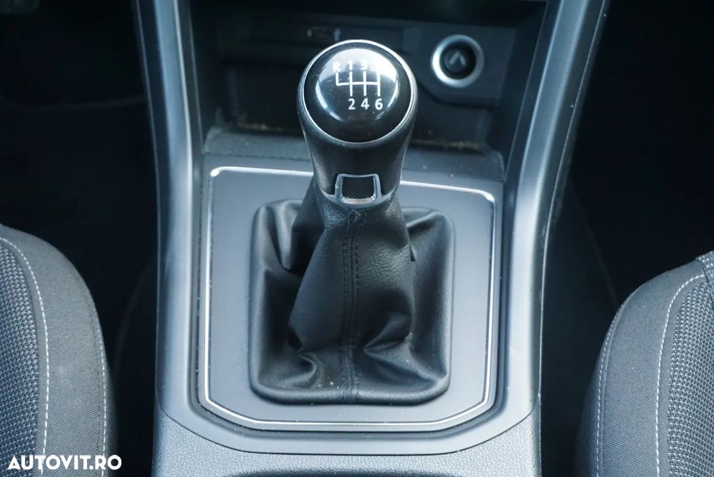 Volkswagen Touran 1.6 TDI SCR BlueMotion Technology Trendline - 18