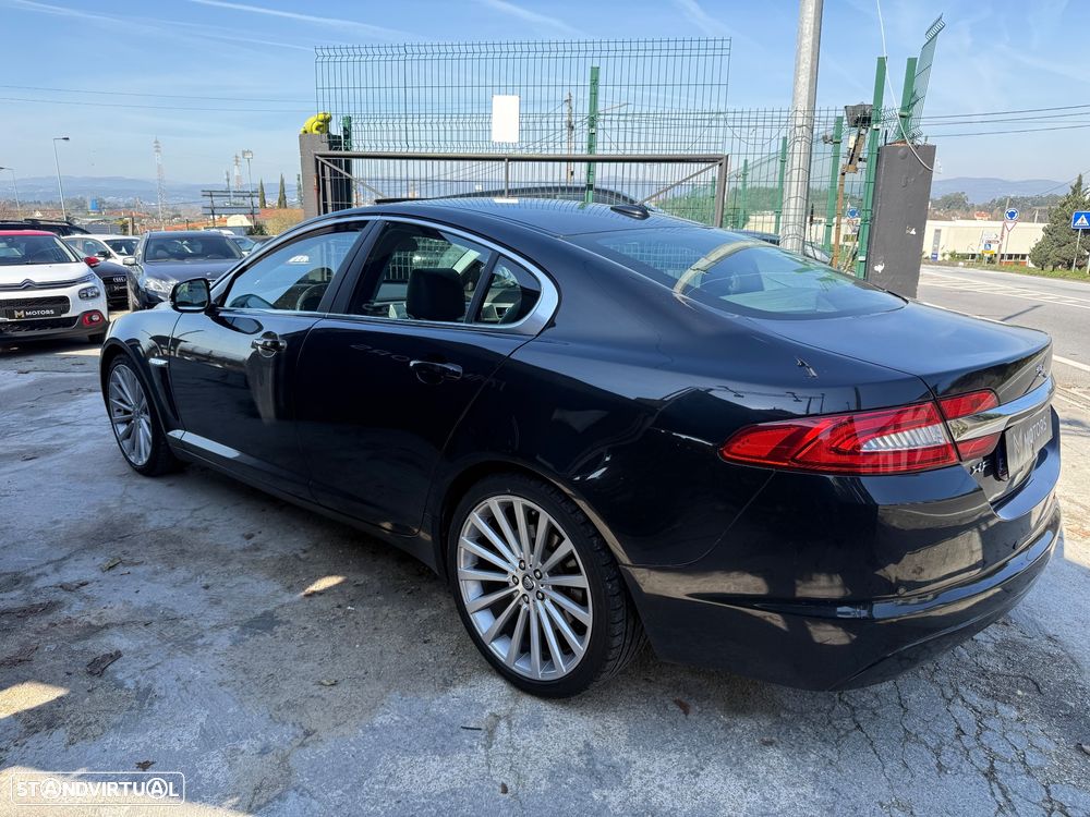Jaguar XF 2.2 D Premium Luxury - 28