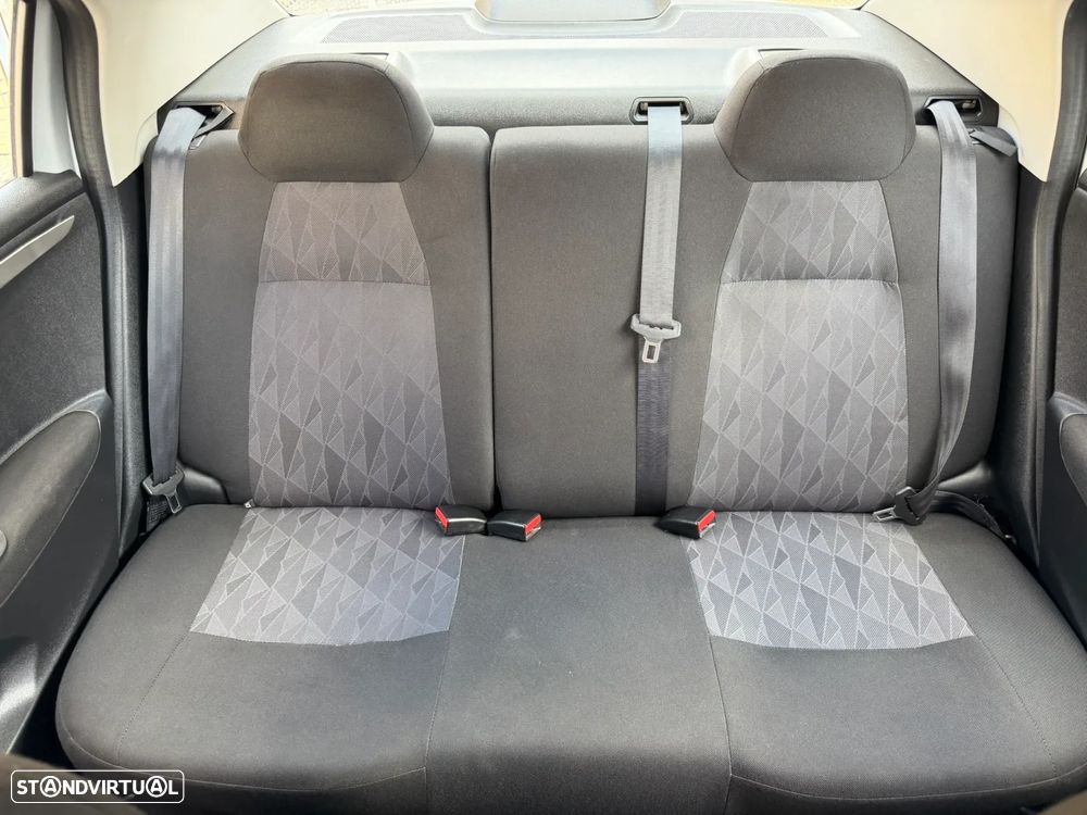 Citroën C-Elysée 1.6 HDi Exclusive - 32