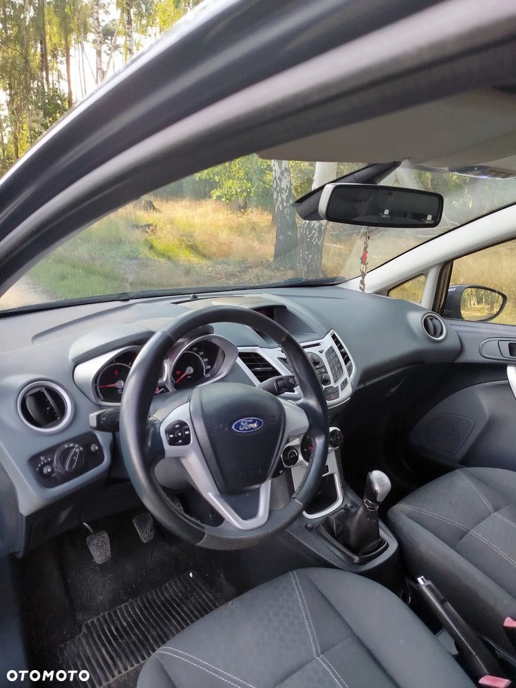 Ford Fiesta 1.6 TDCi Champions Edition - 9