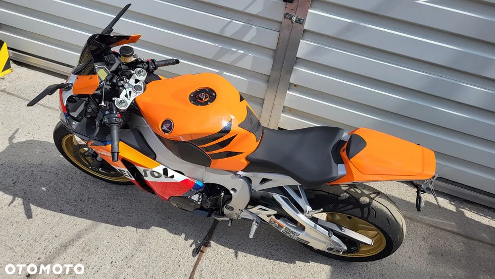 Honda CBR - 8