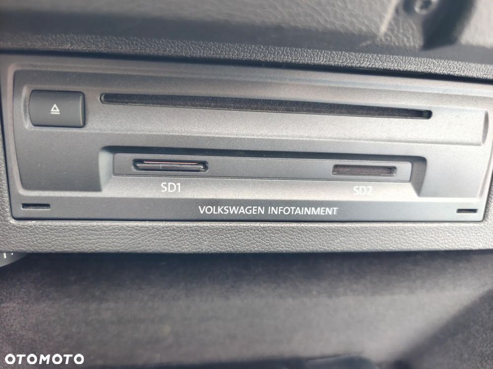 Volkswagen Passat - 16
