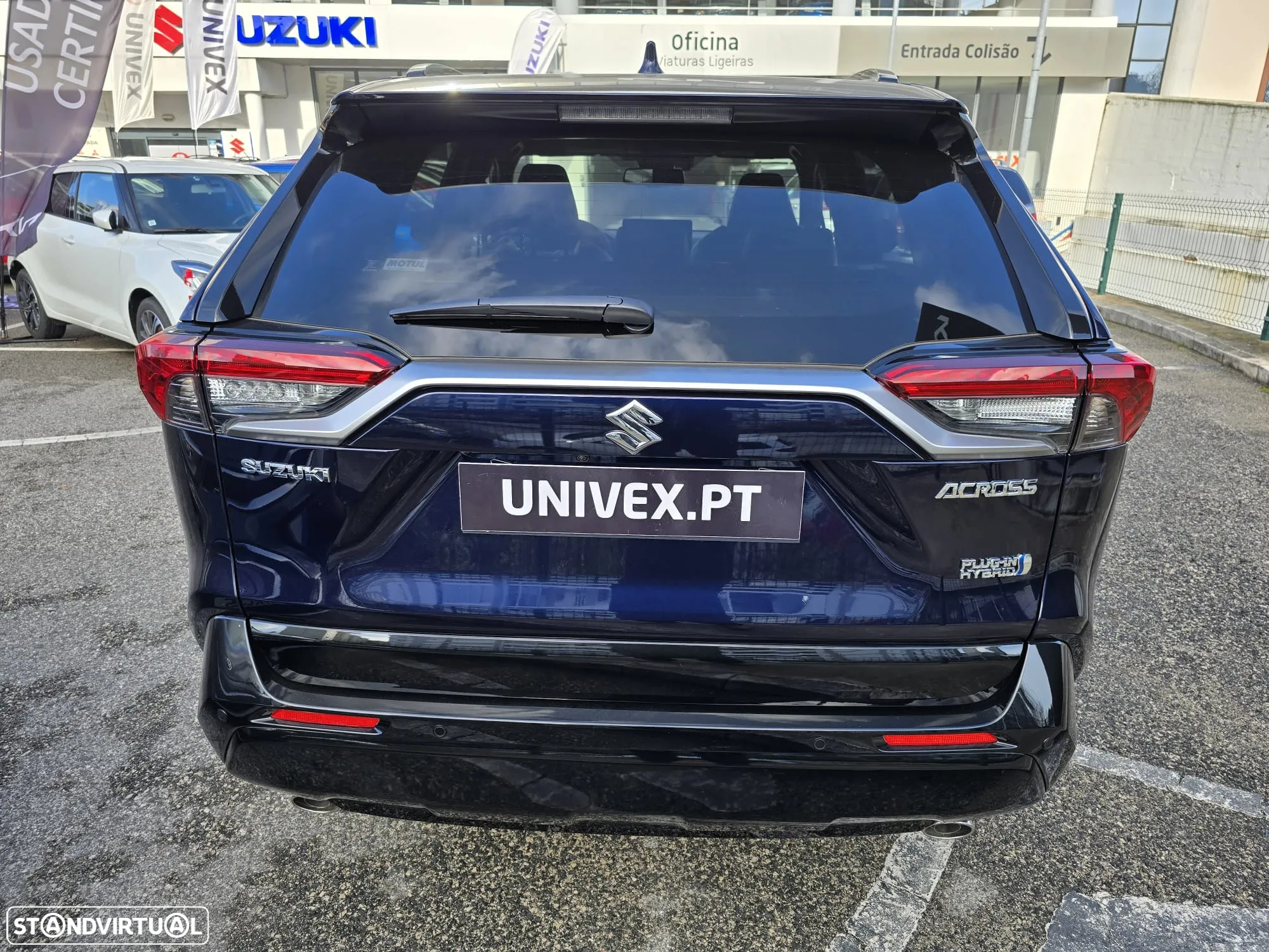 Suzuki Across 2.5L PHEV GLX AWD - 3