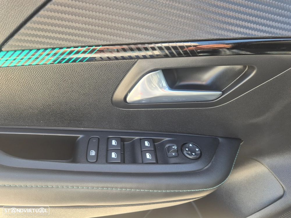 Peugeot e-208 Allure Pack - 12