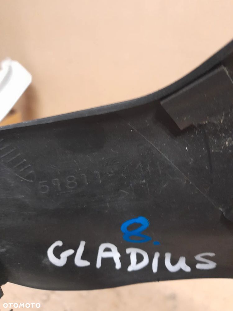 Osłona obudowa lampy Suzuki Gladius SFV 650 11r - 2