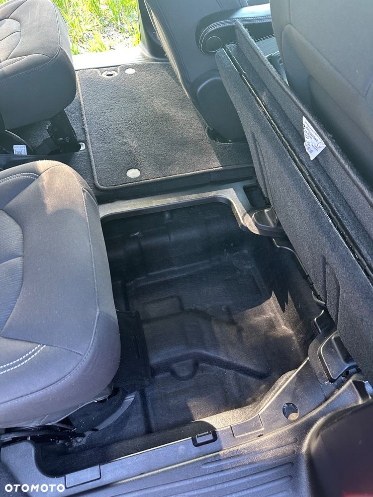 Chrysler Pacifica - 23