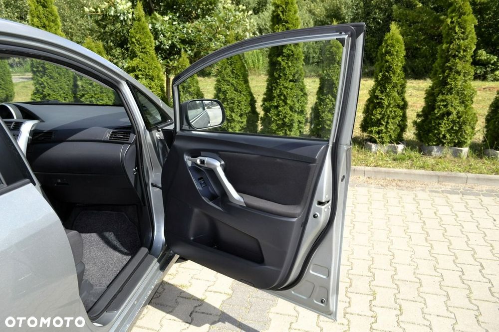 Toyota Verso 1.8 Premium - 33