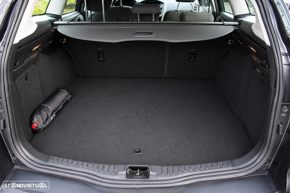 Ford Focus 1.0 EcoBoost S&S ACTIVE DESIGN - 17
