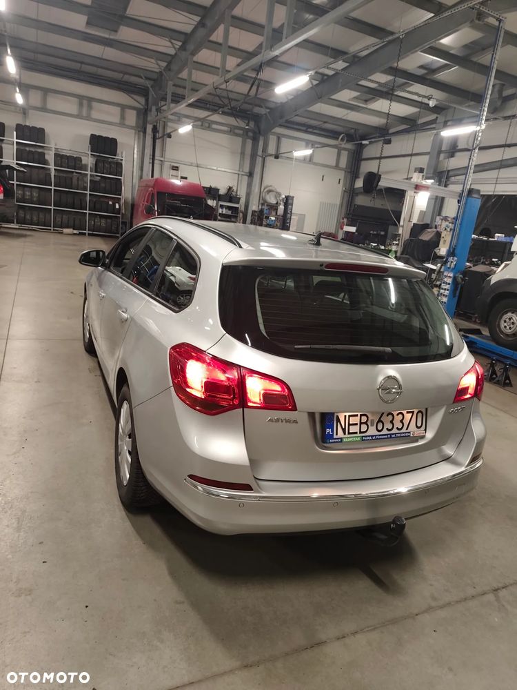 Opel Astra 1.6 CDTI Dynamic - 9