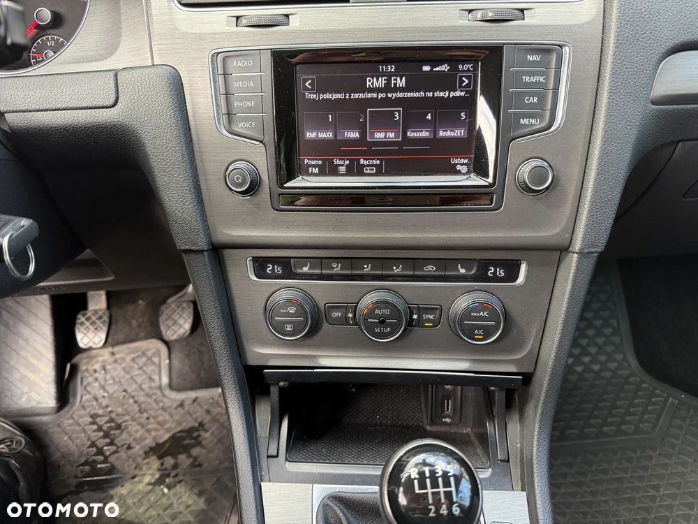 Volkswagen Golf 2.0 TDI (BlueMotion Technology) Comfortline - 19