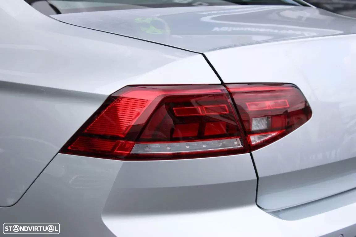 VW Passat 2.0 TDI Elegance - 38
