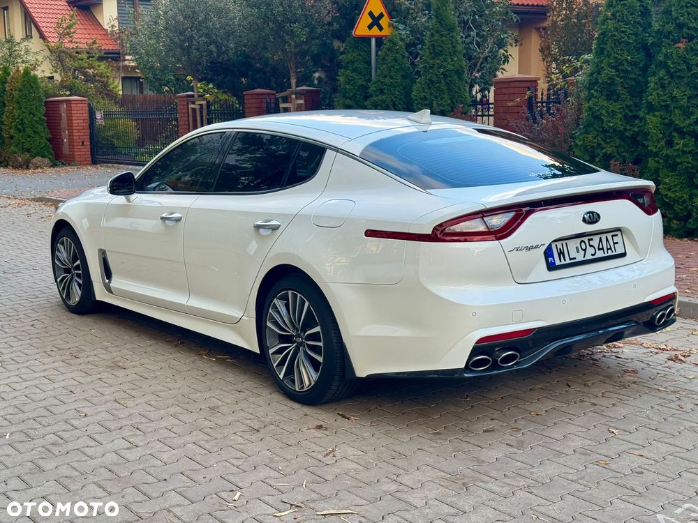 Kia Stinger - 22
