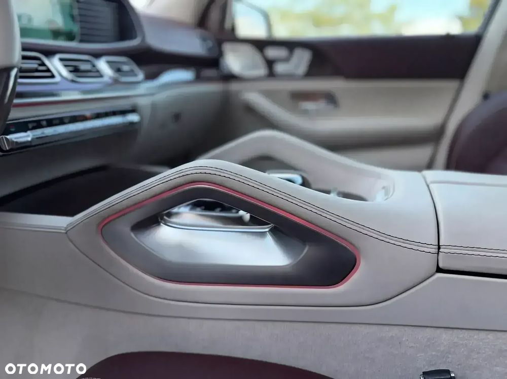 Mercedes-Benz GLS Maybach 600 4-Matic - 16