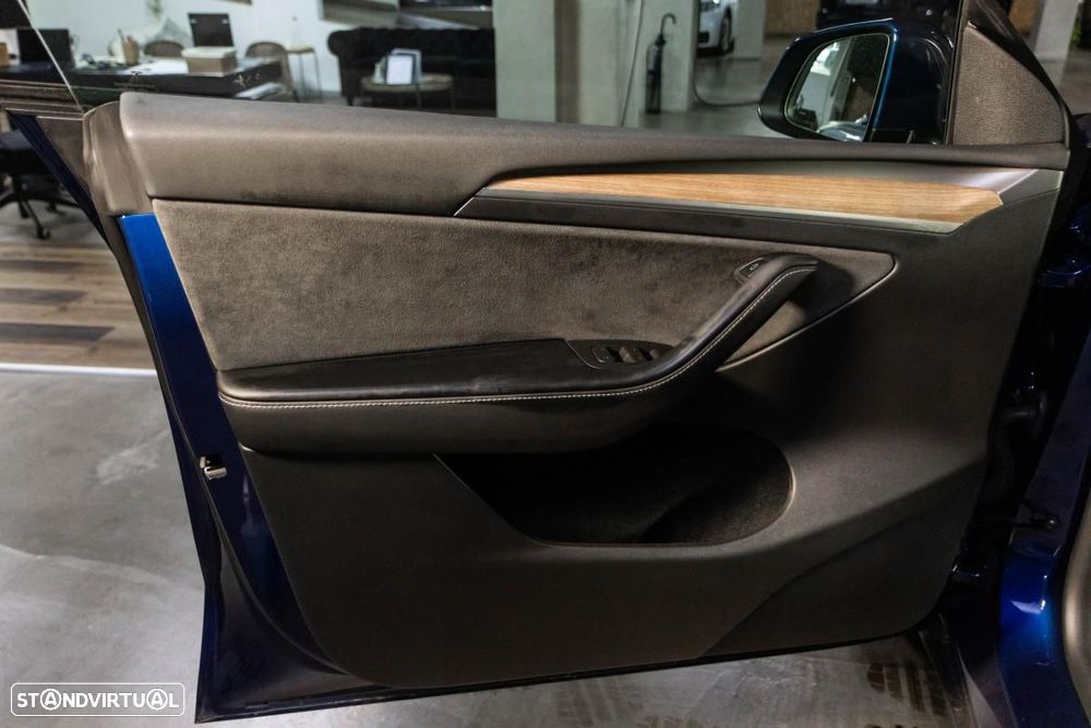 Tesla Model Y Long Range Dual Motor AWD - 30