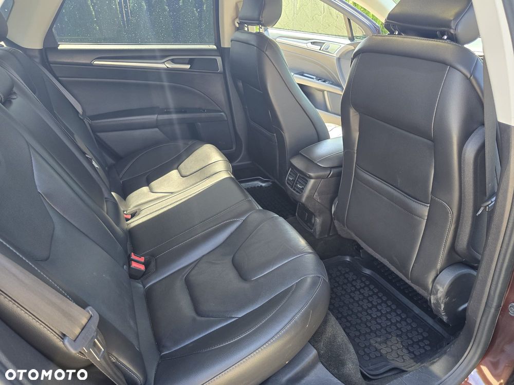 Ford Fusion - 9