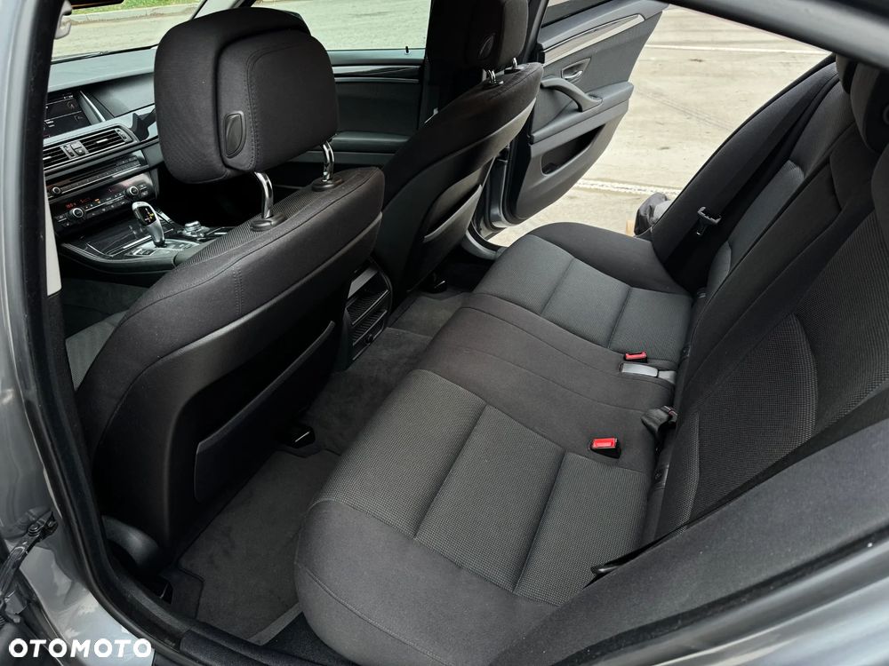 BMW Seria 5 525d xDrive Sport-Aut - 13