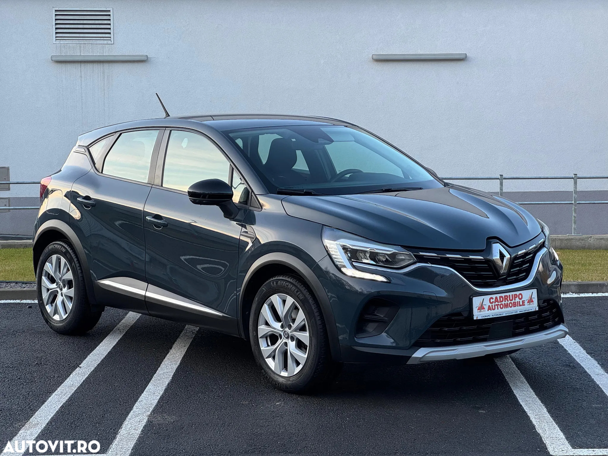 Renault Captur TCe 100 Zen - 9