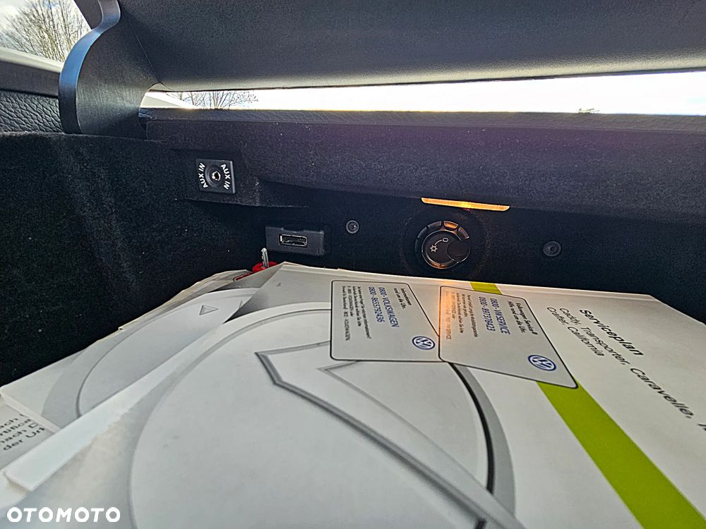 Volkswagen Multivan - 29